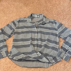Maurice’s twist front waist stripe button down blouse blue gray sz small